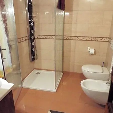 לינה וארוחת בוקר Il Portico 3*