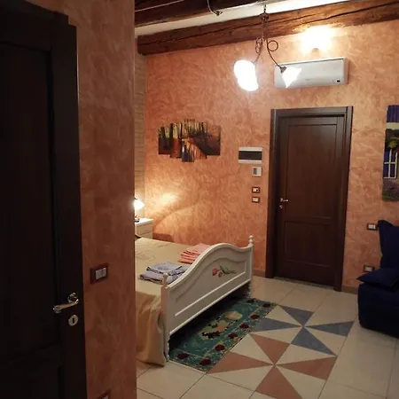 לינה וארוחת בוקר Il Portico 3*